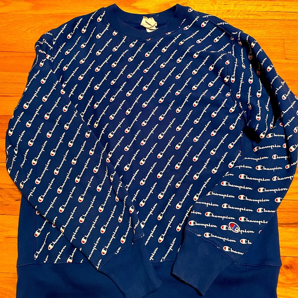 Men’s Champion Blue patterned Crewneck Sweater, Size L
